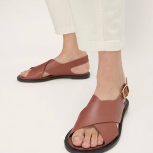 NEW‎ Everlane Rum Brown Leather City Crossover Sandal in Size 5